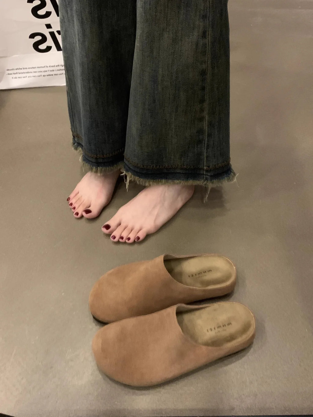 Crestar Fashion Flat Slippers For Women 2025 New Outdoor Cozy Soft Flat Mules Lady Retro Spring House Slides Antiskid Beach Shoe