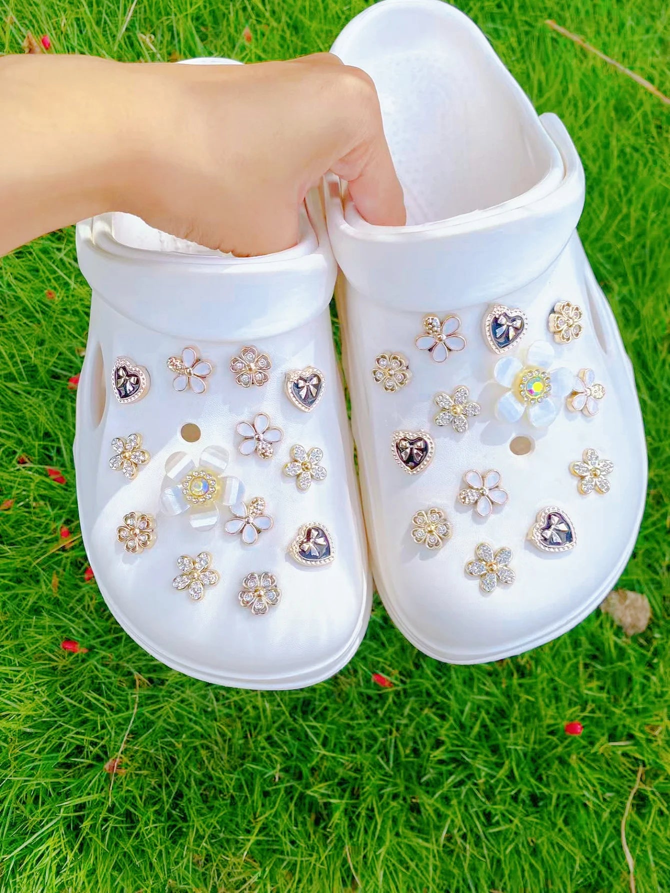 26 black oil-dripped heart, small flower, five-petal flower and other DIY shoe buckle decorations, multi-functional shoe clip ac