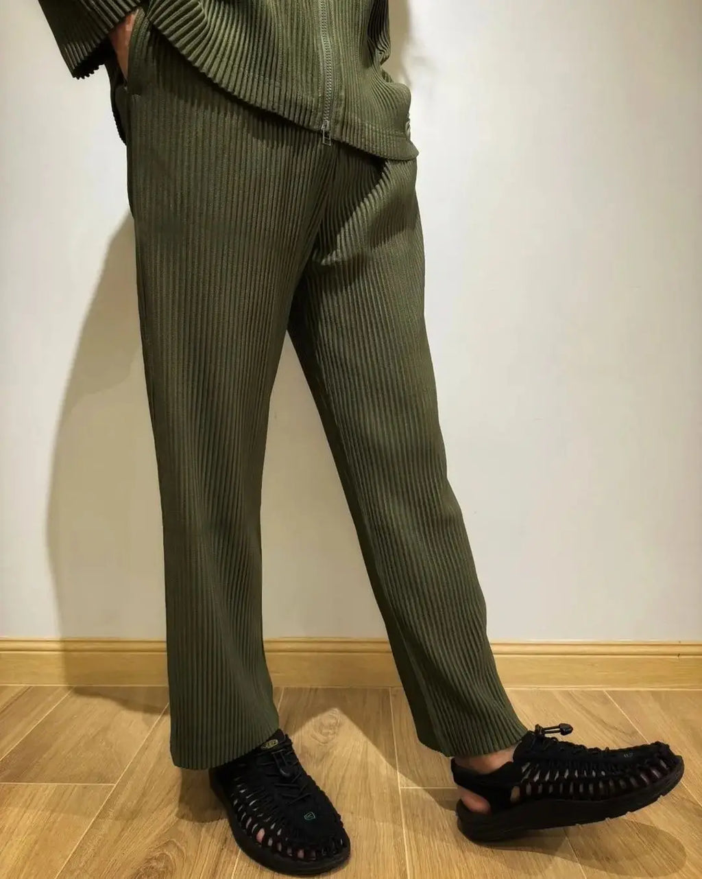 Pleats Pleated Commuter Pants Men's 2024 Autumn New Draped Elastic Trousers Casual Japanese Men Solid Color Nine Minute Pants