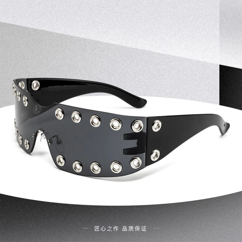 Oversized One-piece Gothic Punk Style Cool Rivet Sunglasses for Men and Women Street Stage Party Large Frame Goggles Shades
