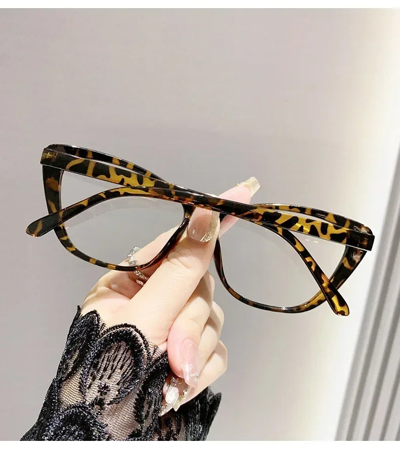 Cat Eye Clear Lens Presbyopia Glasses Retro Gradient Butterfly Frame Reading Glasses Blue Light Blocking Eye Protection Eyewear