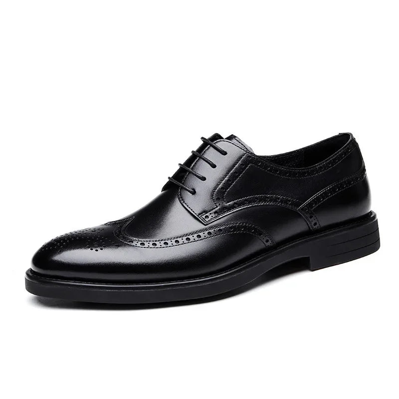 2024 Carved Block Leather Shoe Allmatch Business Dress Shoe Men Wedding Banquet Shoe Social Shoe Male British Luxury Men Shoe