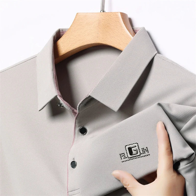 New Men's Business Casual Short Sleeved Shirt with Badge Solid Color Polo Shirt Fashionable Breathable Comfortable Versatile Top