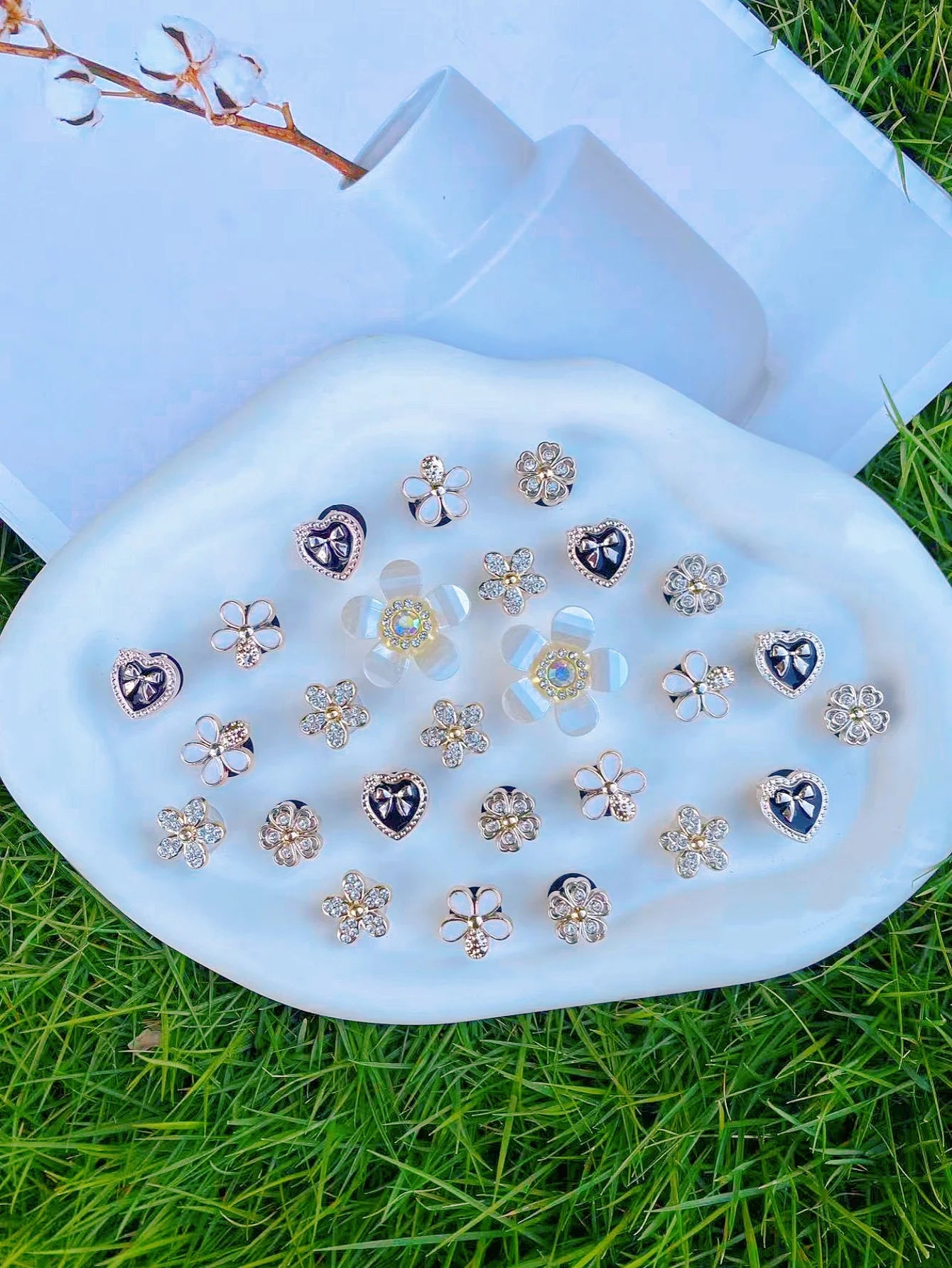 26 black oil-dripped heart, small flower, five-petal flower and other DIY shoe buckle decorations, multi-functional shoe clip ac