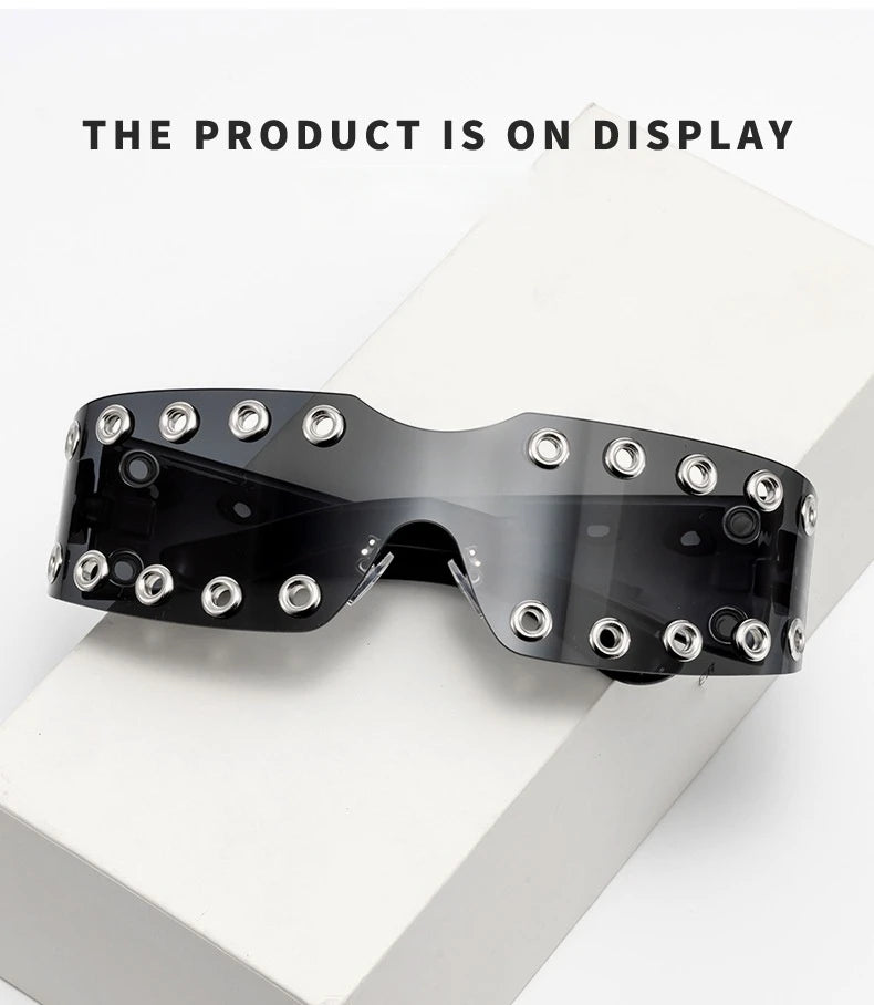 Oversized One-piece Gothic Punk Style Cool Rivet Sunglasses for Men and Women Street Stage Party Large Frame Goggles Shades