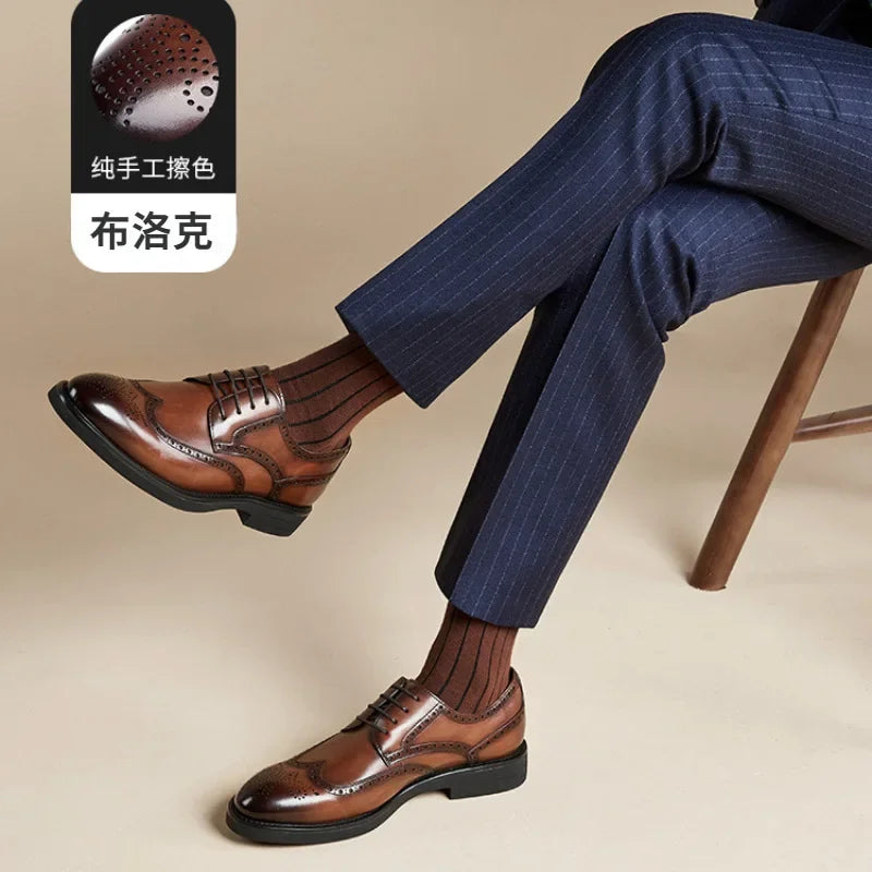 2024 Carved Block Leather Shoe Allmatch Business Dress Shoe Men Wedding Banquet Shoe Social Shoe Male British Luxury Men Shoe