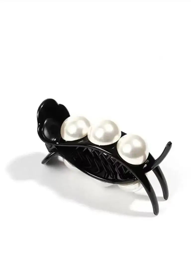 The new pearl back head hairpin grab shark clip is simple and versatile for daily wear