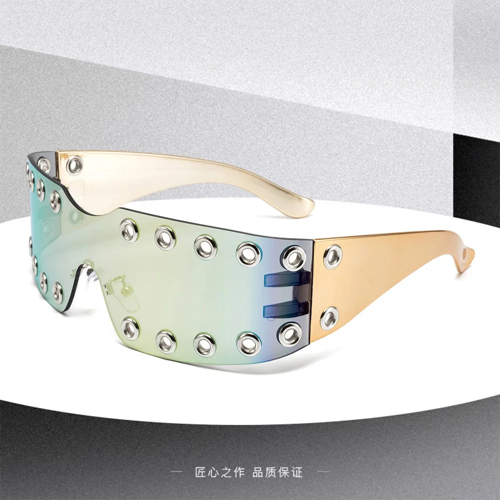 Oversized One-piece Gothic Punk Style Cool Rivet Sunglasses for Men and Women Street Stage Party Large Frame Goggles Shades