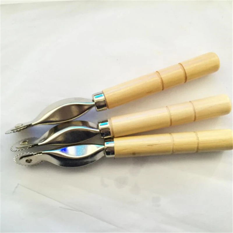 Sewing Tool Kit Accessories Handle Practical Serrate Edge Pattern Tracer Tracing Tailor Chalk Wheel Tailor Stitching Marker NEW