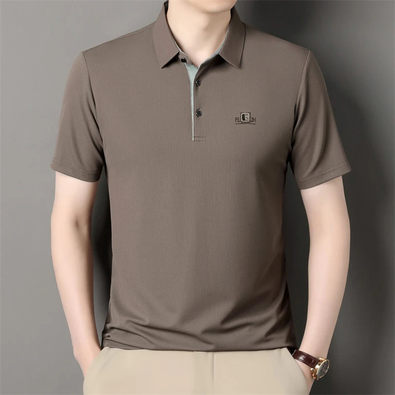 New Men's Business Casual Short Sleeved Shirt with Badge Solid Color Polo Shirt Fashionable Breathable Comfortable Versatile Top