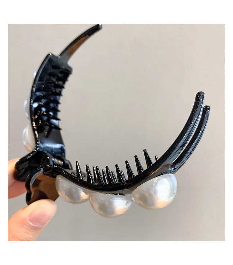 The new pearl back head hairpin grab shark clip is simple and versatile for daily wear