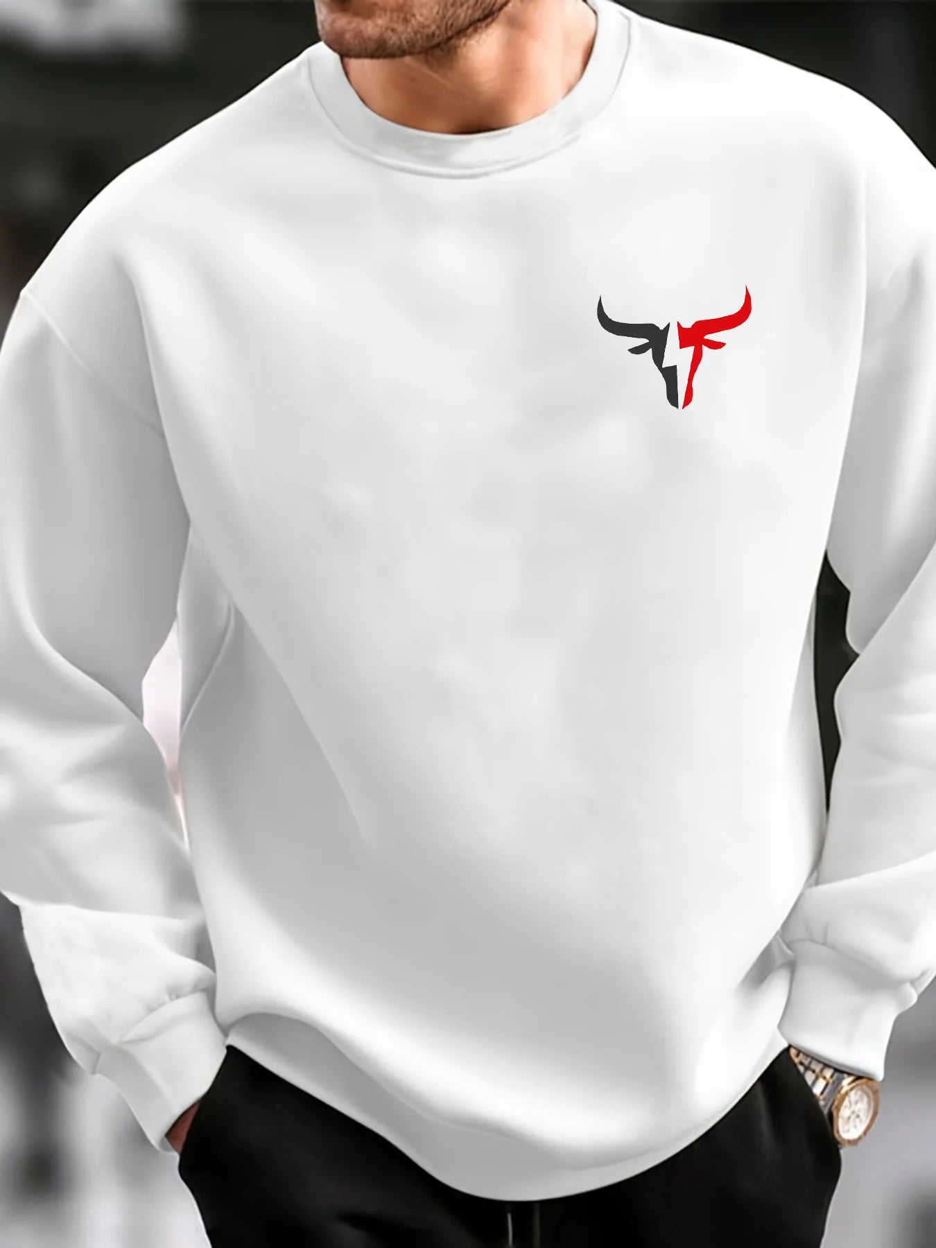 Men's autumn and winter casual loose fashion classic bull pattern printed long sleeved round neck sweatshirt