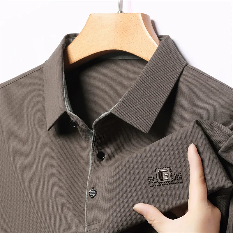 New Men's Business Casual Short Sleeved Shirt with Badge Solid Color Polo Shirt Fashionable Breathable Comfortable Versatile Top
